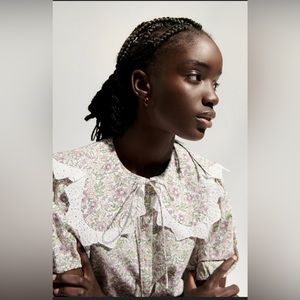 ZARA Floral blouse Collar neck, puff sleeve, coquette.